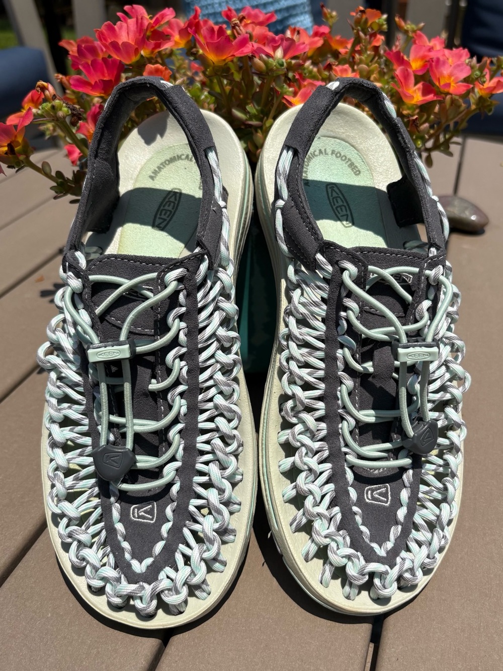 KEEN Uneek‎ Slice Fade Women’s Sandal Size 7